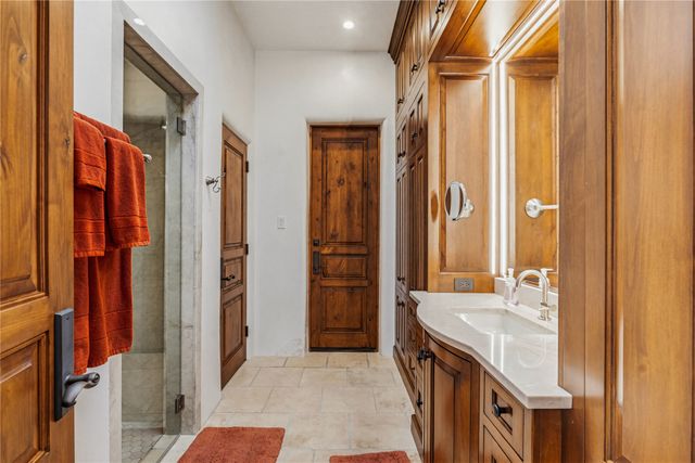 16 Hacienda Rincon, Santa Fe, NM 87506