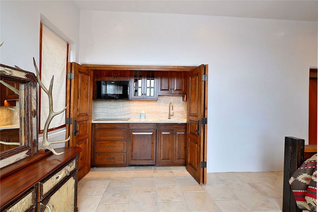 16 Hacienda Rincon, Santa Fe, NM 87506