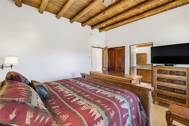 16 Hacienda Rincon, Santa Fe, NM 87506