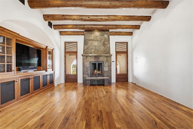 16 Hacienda Rincon, Santa Fe, NM 87506