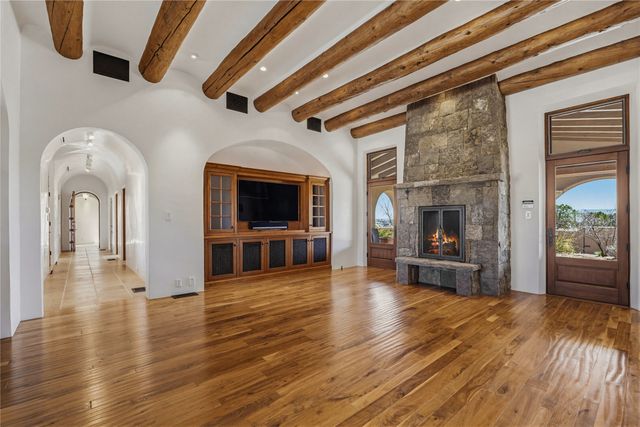 16 Hacienda Rincon, Santa Fe, NM 87506