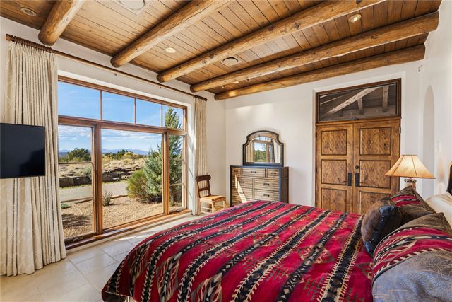 16 Hacienda Rincon, Santa Fe, NM 87506