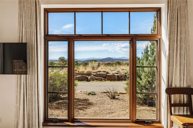 16 Hacienda Rincon, Santa Fe, NM 87506