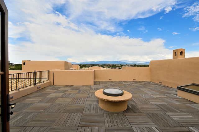 16 Hacienda Rincon, Santa Fe, NM 87506