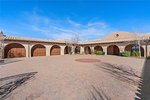 16 Hacienda Rincon, Santa Fe, NM 87506