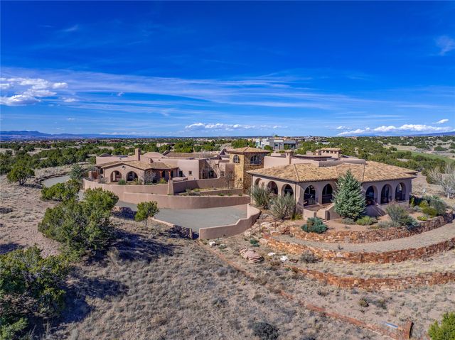 16 Hacienda Rincon, Santa Fe, NM 87506