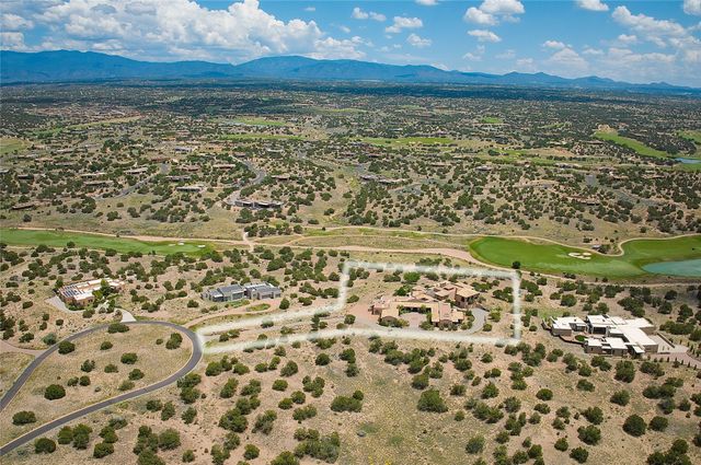 16 Hacienda Rincon, Santa Fe, NM 87506