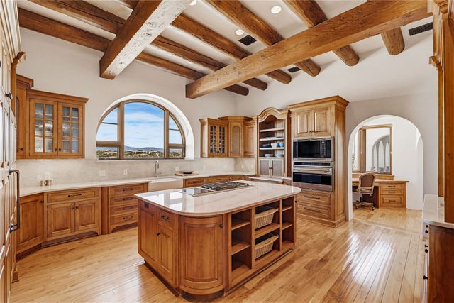 16 Hacienda Rincon, Santa Fe, NM 87506