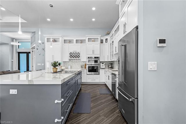 8800 Woodgate Manor CT, Fort Myers, FL 33908