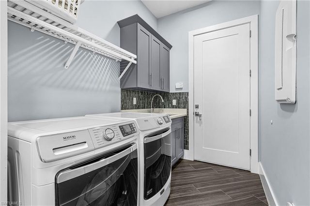 8800 Woodgate Manor CT, Fort Myers, FL 33908