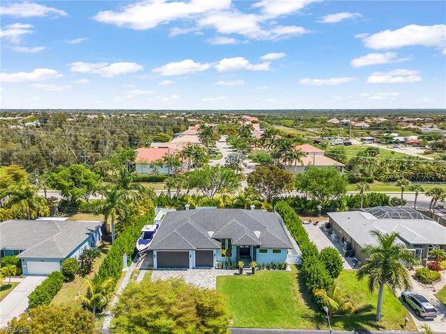 8800 Woodgate Manor CT, Fort Myers, FL 33908