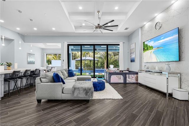 8800 Woodgate Manor CT, Fort Myers, FL 33908