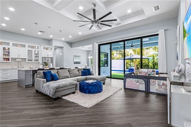 8800 Woodgate Manor CT, Fort Myers, FL 33908
