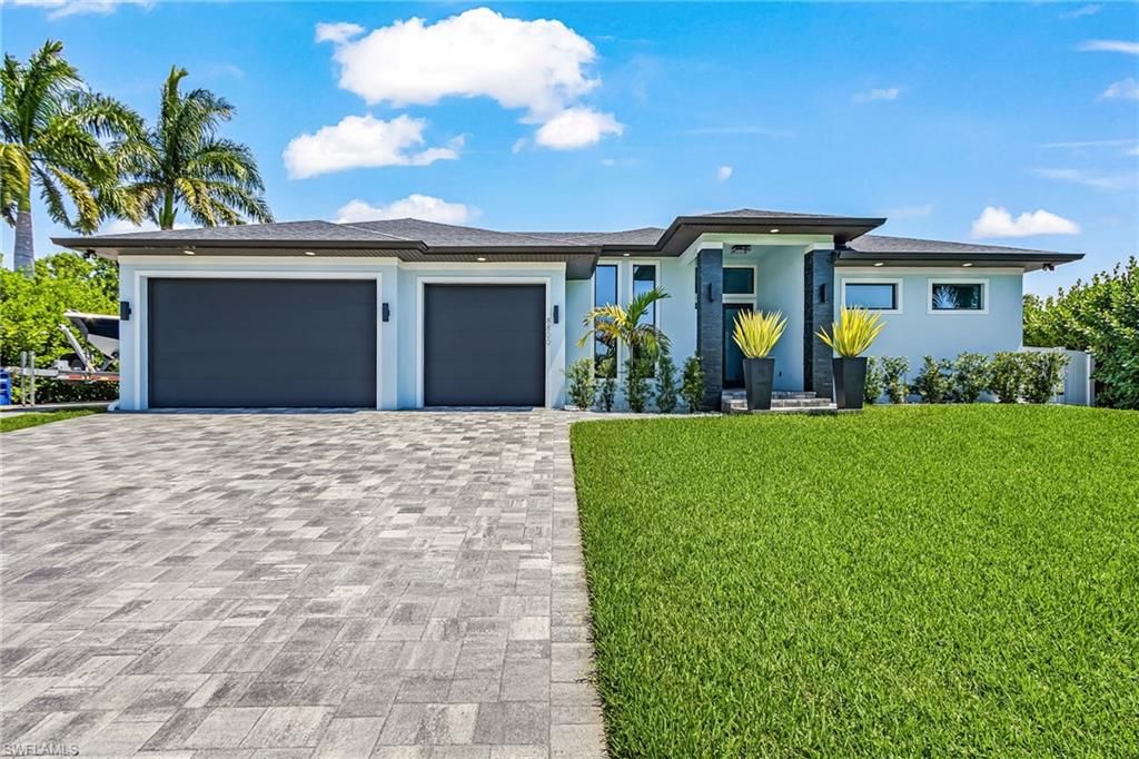 8800 Woodgate Manor CT, Fort Myers, FL 33908