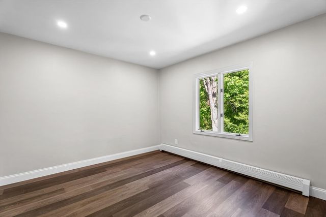12 Gerrish Ave, Dracut, MA 01826