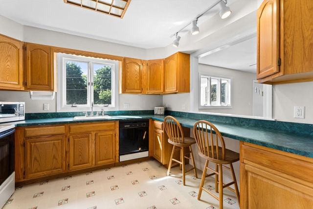 12 Gerrish Ave, Dracut, MA 01826