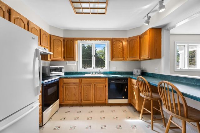 12 Gerrish Ave, Dracut, MA 01826