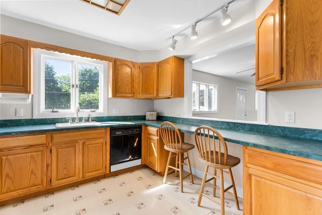 12 Gerrish Ave, Dracut, MA 01826