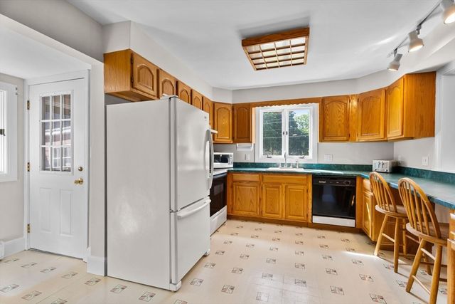 12 Gerrish Ave, Dracut, MA 01826