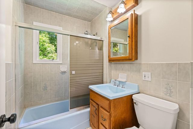 12 Gerrish Ave, Dracut, MA 01826
