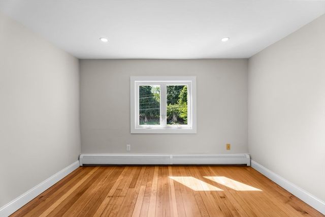 12 Gerrish Ave, Dracut, MA 01826
