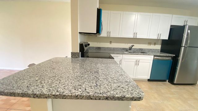 5935 Forest Hill Boulevard 8, West Palm Beach, FL 33415