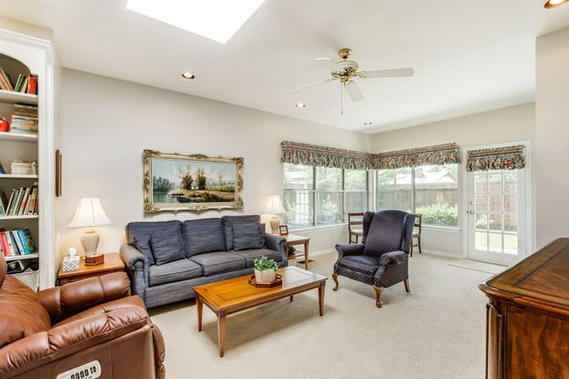 331 Robin Way, Richardson, TX 75080