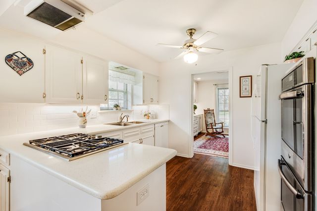 331 Robin Way, Richardson, TX 75080