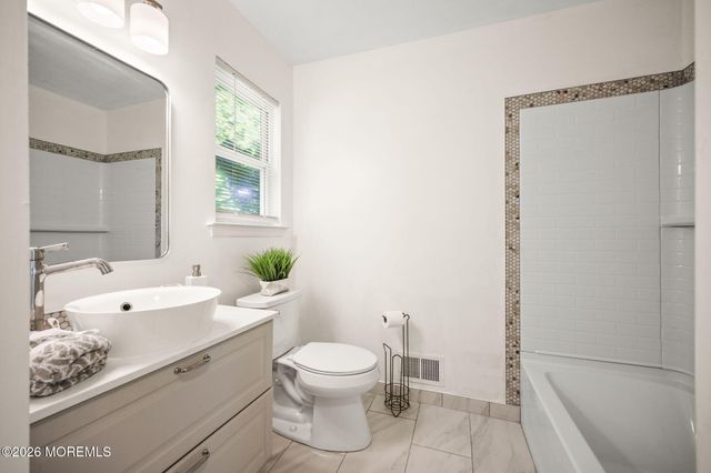 67 New Beginnings Crossing, Manalapan, NJ 07726