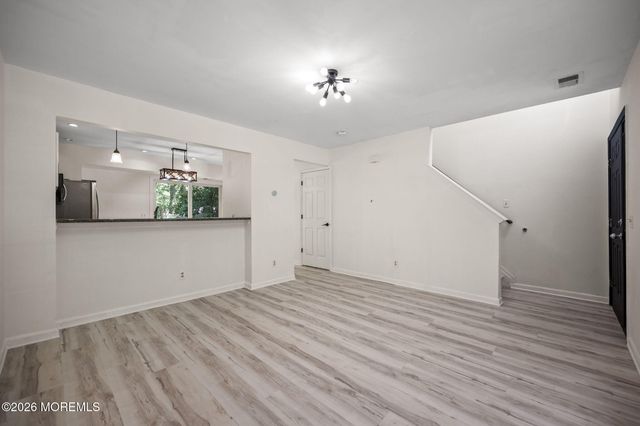 67 New Beginnings Crossing, Manalapan, NJ 07726
