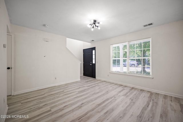 67 New Beginnings Crossing, Manalapan, NJ 07726