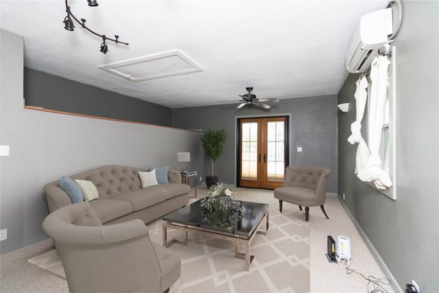 3514 Davisson Road, Des Moines, IA 50310