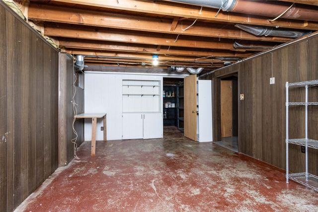 3514 Davisson Road, Des Moines, IA 50310