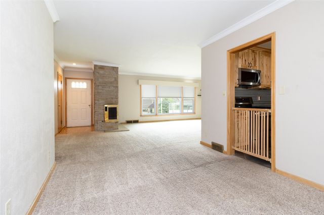 3514 Davisson Road, Des Moines, IA 50310