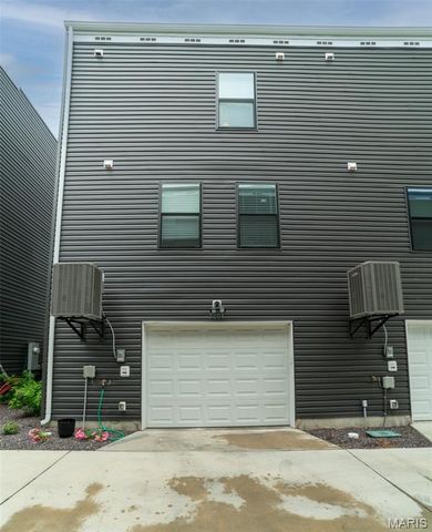 5004 Daggett Avenue, St Louis, MO 63110