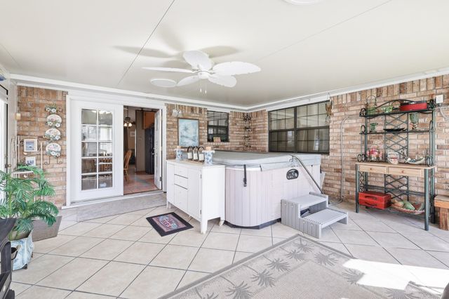 400 Louis Dr, Houma, LA 70360