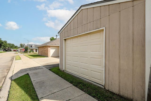 400 Louis Dr, Houma, LA 70360