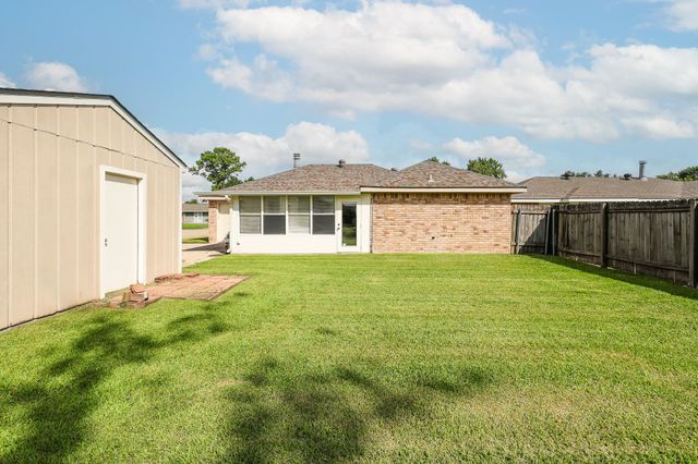 400 Louis Dr, Houma, LA 70360
