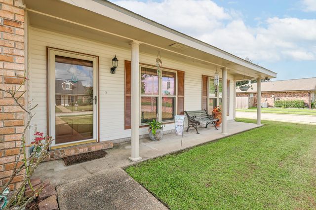 400 Louis Dr, Houma, LA 70360