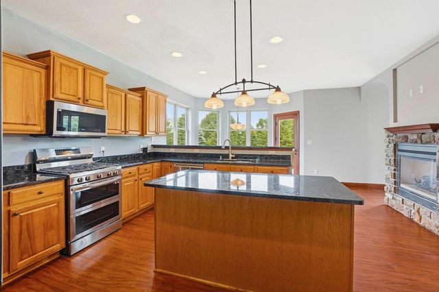 750 Pinehurst DRIVE, Mukwonago, WI 53149