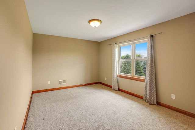 750 Pinehurst DRIVE, Mukwonago, WI 53149