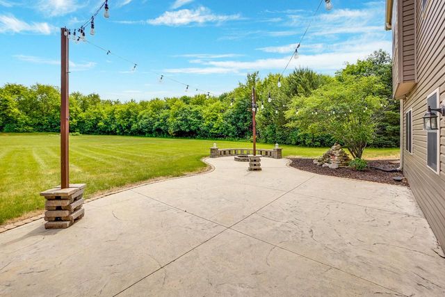 750 Pinehurst DRIVE, Mukwonago, WI 53149