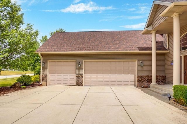 750 Pinehurst DRIVE, Mukwonago, WI 53149