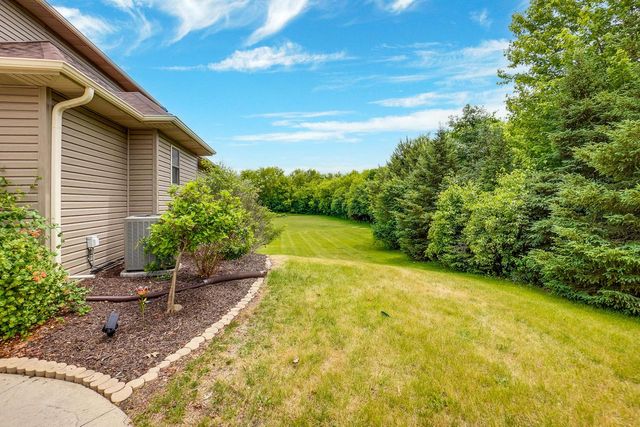 750 Pinehurst DRIVE, Mukwonago, WI 53149
