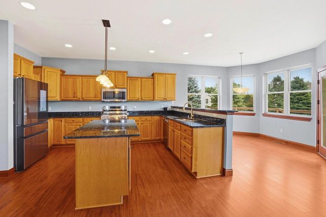 750 Pinehurst DRIVE, Mukwonago, WI 53149