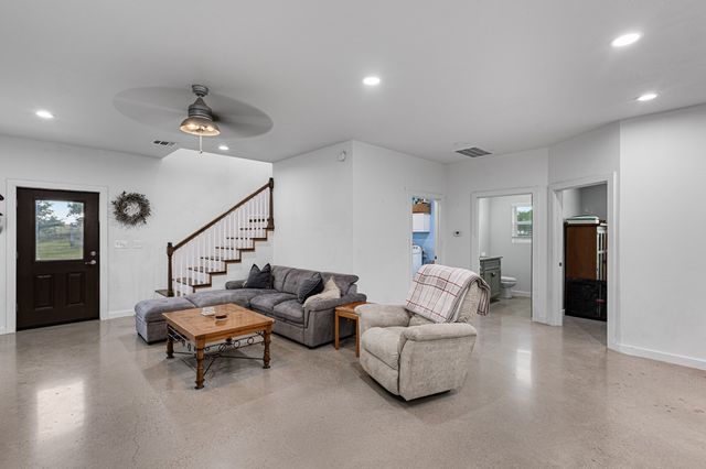 124 County Road 4511, Decatur, TX 76234