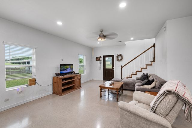 124 County Road 4511, Decatur, TX 76234