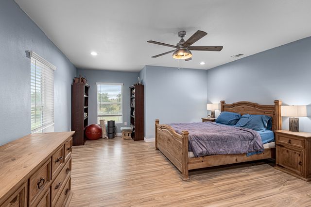 124 County Road 4511, Decatur, TX 76234