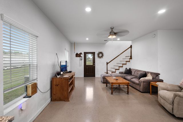 124 County Road 4511, Decatur, TX 76234