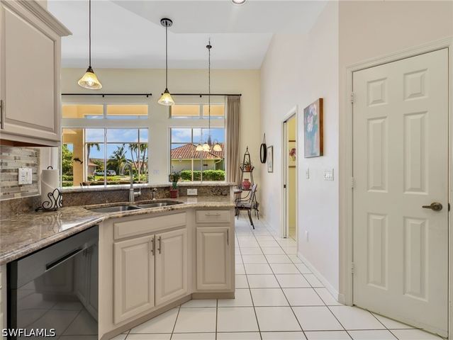 6832 Compton LN S, Naples, FL 34104